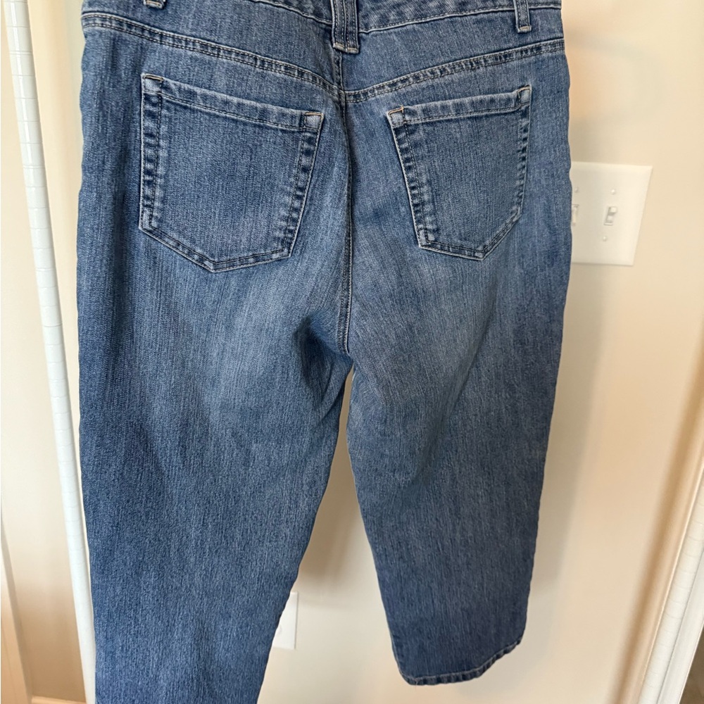 New York & Company Blue Straight Leg Capris with Classic Appeal